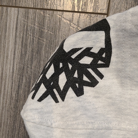 Timberland Infant Boys sz 12M Sweatshirt w/hoodie good used condition - Picture 3 of 6